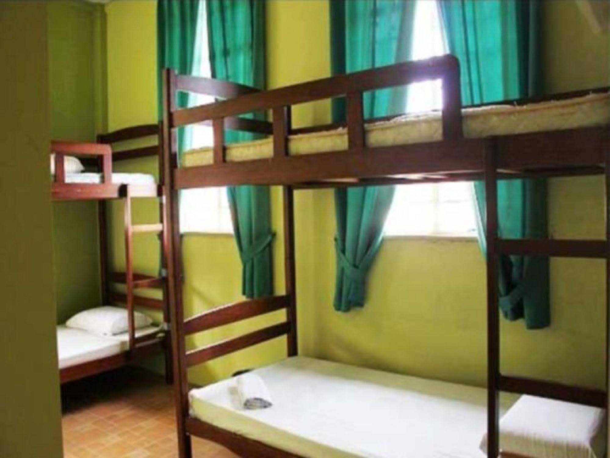 Hostel Borneo Backpackers Kota Kinabalu Zewnętrze zdjęcie
